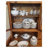 Noritake Royal Orchard 9416 Berry Pattern Dinnerware Set