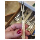 Floral-Patterned Silverware Set - Serving Forks & Spoons & Silicone Spatulas