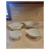 Tip & Pour Pyrex 4-Piece Nesting Bowls Set - Mushroom Pattern, Oven Safe