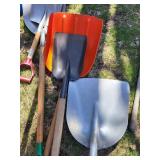 Shovels & Spades Garden Tools Set - Wooden Handles, Blue Tub, Scoop