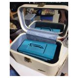 Vintage Beige Vanity Case - Brass Hardware & Padded Handle