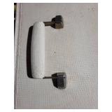 Vintage Beige Vanity Case - Brass Hardware & Padded Handle