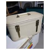 Vintage Beige Vanity Case - Brass Hardware & Padded Handle