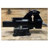 Klutch Heavy-Duty Bench Vise   6in. Jaw Width