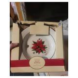 Metro Gravy Server Thermal Teapot - Gold-Tone; Poinsettia Soup Bowls (Set of 4) - Porcelain