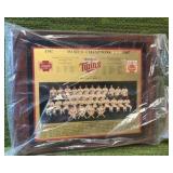 1987 World Champions, Minnesota Twins Plaque & Partnership with Schmidt Beer- Good Condition