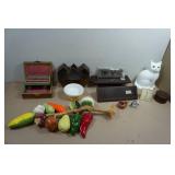 Assorted Vintage House Décor