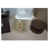 Assorted Vintage House Décor