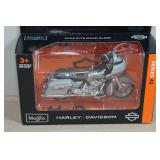 Maisto Harley Davidson 2002 FLTR Road Glide 1/18 Scale Model