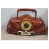 *2* Vintage Style Radios