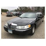 2001 Lincoln Town Car Limousine