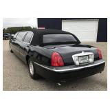 2001 Lincoln Town Car Limousine