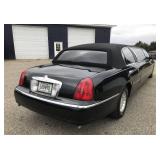 2001 Lincoln Town Car Limousine