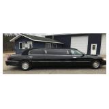 2001 Lincoln Town Car Limousine