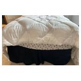 Bedding Set - White Diamond Quilted Comforter & Teal Textured Pillow & Assorted Linens