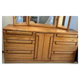 Oak Wood Vanity Dresser & 3-Panel Tri-Fold Mirror (Lots #232 #233, #234 and #235 are Matching)
