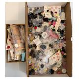 Button Collection - Assorted Craft Buttons & Mixed Colors & Sizes