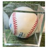 Paul Molitor Autographed Baseball with COA ~ Minnesota Twins