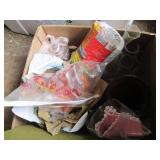 Wet/Dry floral foam, glass vases an...