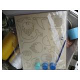 Clamshell closing tote full of Ribb...