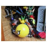 Basket with Hotwheels, action figur...