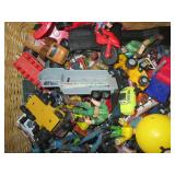 Basket with Hotwheels, action figur...