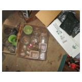 Centerpiece trays and glass vase va...