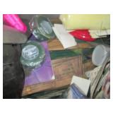 Plastic drawer with heavy duty. dec...