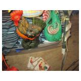 Large lot of Chicken and Rooster de...