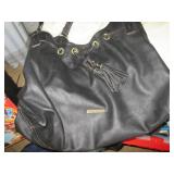 Clamshell closing tote overflowing ...