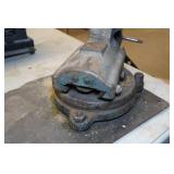 Swivel Bench Vise