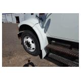 2000 International 4700 T444E 24' Box Truck with Rear Lift - 7.3L Diesel