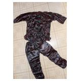 Vintage Vietnamese Silk Outfit – Black & Red Iridescent Set