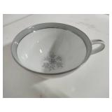 Noritake China 'Lucille' Pattern (60pcs)