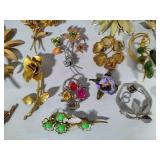 Lot of Floral/Leaf Brooches