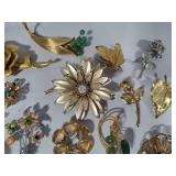Lot of Floral/Leaf Brooches