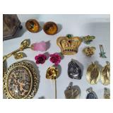 Assorted Vintage Jewelry