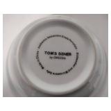 Minnesota Coffee Cups, Fire King Mixing Bowl & Eight Tom's Diner Bowls