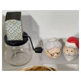 Vintage Pyrex, Rubbermaid, Serving Pieces & Pots