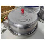 Vintage Pyrex, Rubbermaid, Serving Pieces & Pots