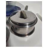 Vintage Pyrex, Rubbermaid, Serving Pieces & Pots