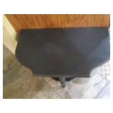 Shabby Chic decorative end table wi...