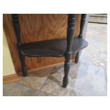 Shabby Chic decorative end table wi...