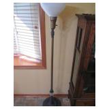 Heavy Brass tone floor lamp with mi...