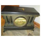 Vintage Ingraham mantle Clock with ...