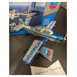 Chevron Mentor T-34A 1:50 Die-Cast Aircraft w/ Display Base + DVD Front Row Center 4