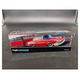 Maisto Design 1:64 Volkswagen Van 'Samba' / Alameda Trailer - 8& Diecast