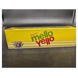 M2 Machines Enjoy Mello Yello 1960 VW Double Cab & Microbus Deluxe Model Set TW05