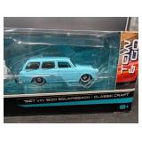 Maisto Design 1:64 1967 VW 1600 Squareback Classic Craft with Trailer 8&