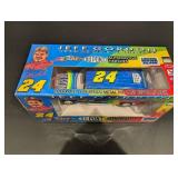 Motorsport Traditions Jeff Gordon 1993 Rookie Chevrolet Suburban Replica Bank 1:25